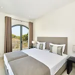 Pine Hills Vilamoura אתר נופש 4*