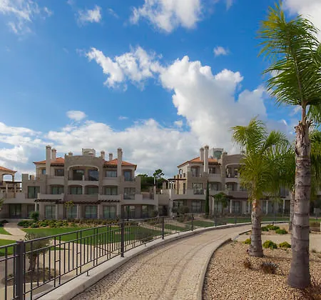 Resort Pine Hills Vilamoura 4*