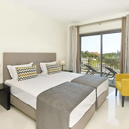 Pine Hills Vilamoura Rezort 4*